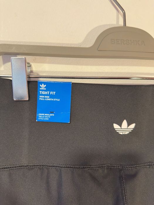 Colanți Adidas Fit High-Waist, cu talie înaltă, evazați cu despicătură, Negri, S