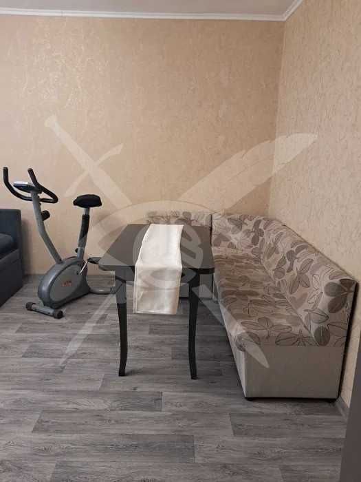 Дава се под наем Тристаен апартамент в Варна, Лятно кино Тракия - 72 кв.м за 400 € - Снимка #2