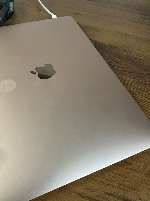MacBook Air 2019 года