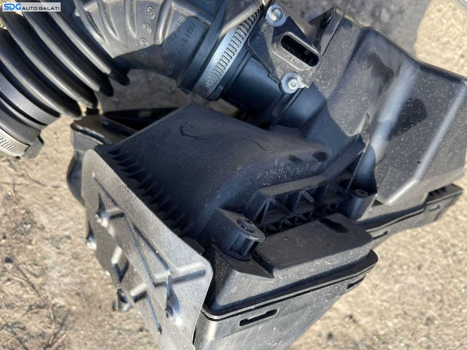 Carcasa Filtru Aer Audi A5 2.0 TFSI 2008 - 2016 Cod 8R0133843B 8R0133837E 8R0133835E [C3095]