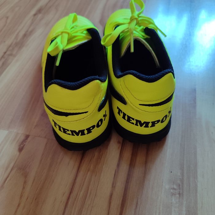 Футболни обувки Nike tempox