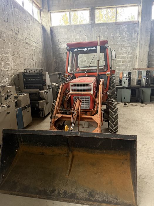 Tractor Universal 550 DT