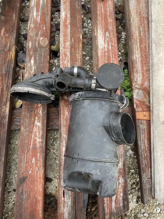 Кутия въздушен филтър за Ситроен Саксо и Пежо 106