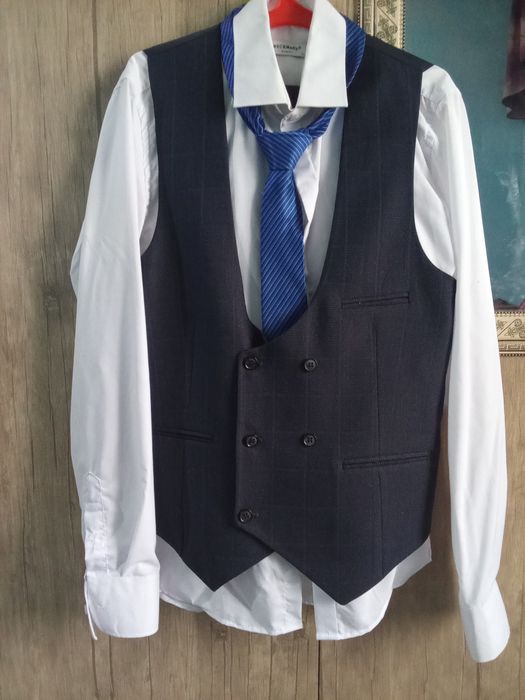 Kastim shim sotiladi narxi 400 ming sum yanayam kelishamiz telefonda.