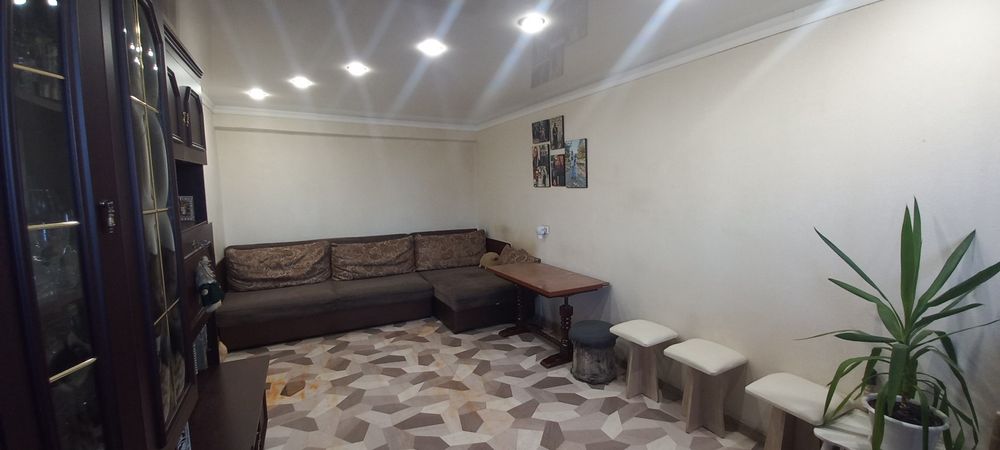 Продается  2 комнатная квартира