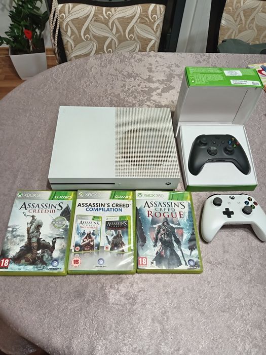 Vând Xbox one S + jocuri