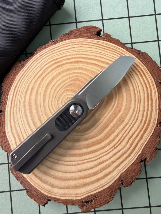 Baby Barlow knife - Darkened Titanium "URBAN EDC"