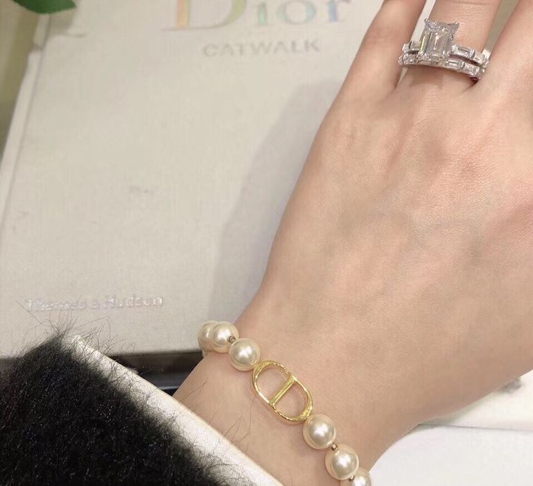 Bratara Dior 30 Montaigne Faux Pearl Gold Tone !