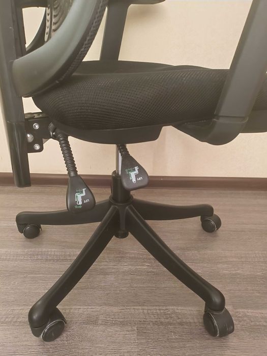 Офисное кресло Sihoo M56-301