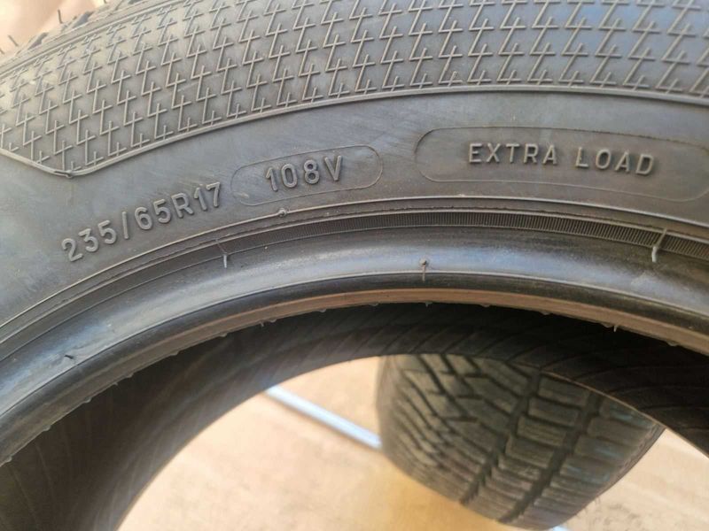 2 Kleber R17 235/65
всесезонни гуми
DOT1619