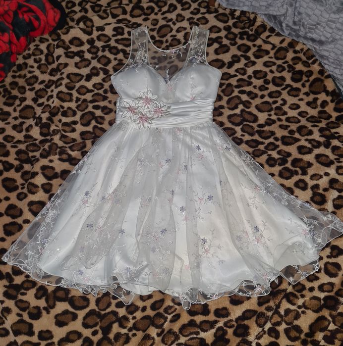 Rochita alba  eleganta