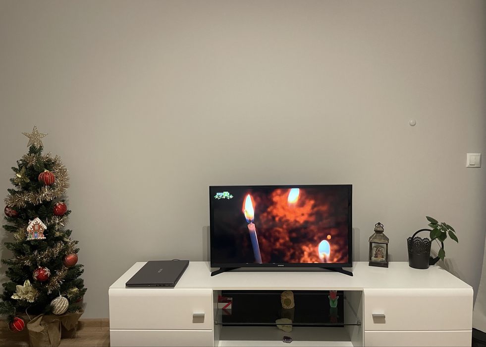 Телевизор SAMSUNG 33 инча/85 см.