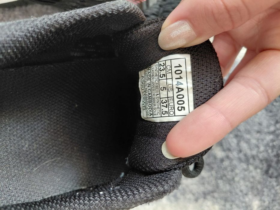 Asics маратонки 37.5 номер