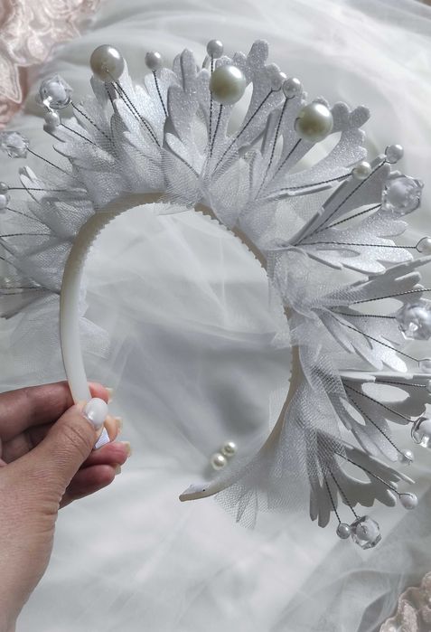 Нарядная корона ручной работы