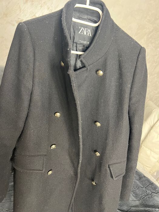 Дамско черно палто от Zara