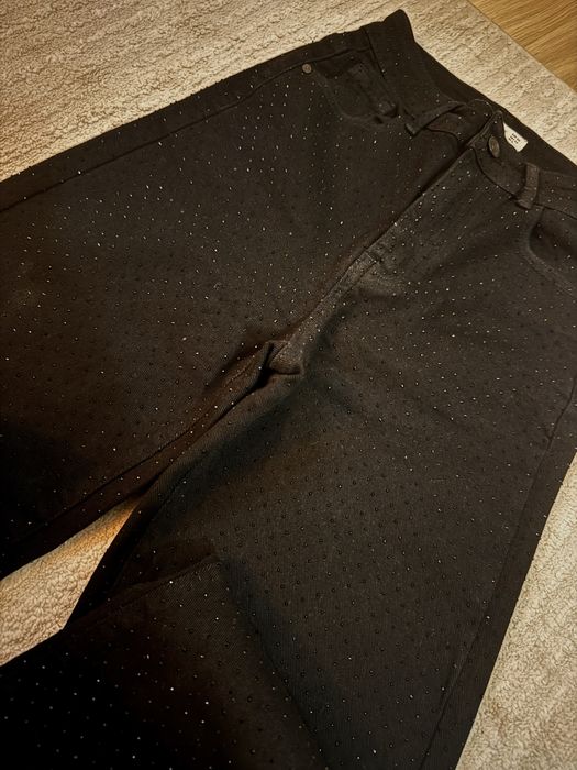 Дънки с камъчета, панталони