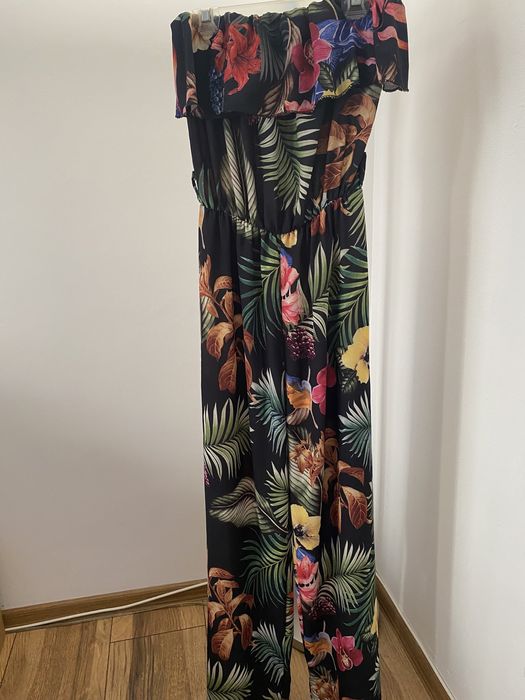 Гащеризон Флорален с голи рамене