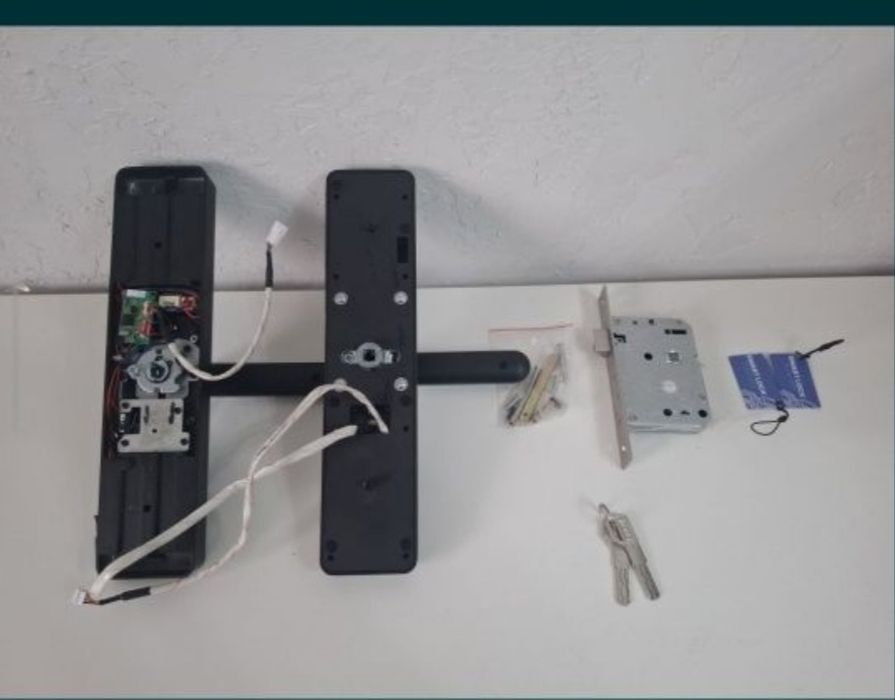 SMART LOKC 630 pro WiFI Right  Black 5050