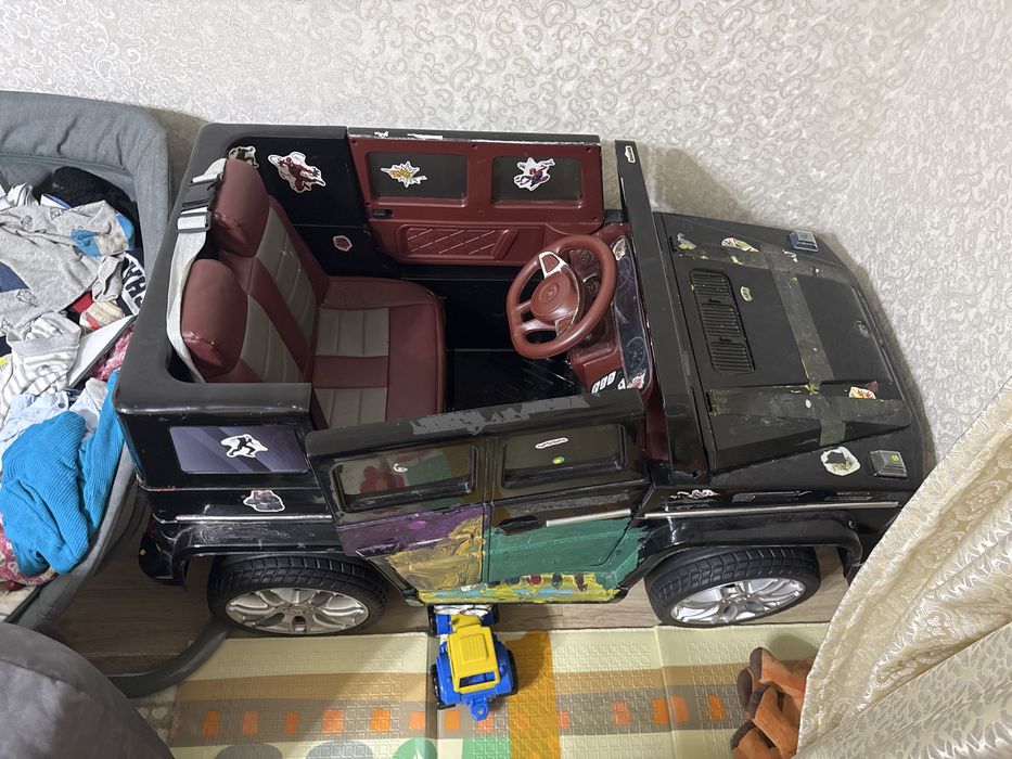 Детская машина на пульте