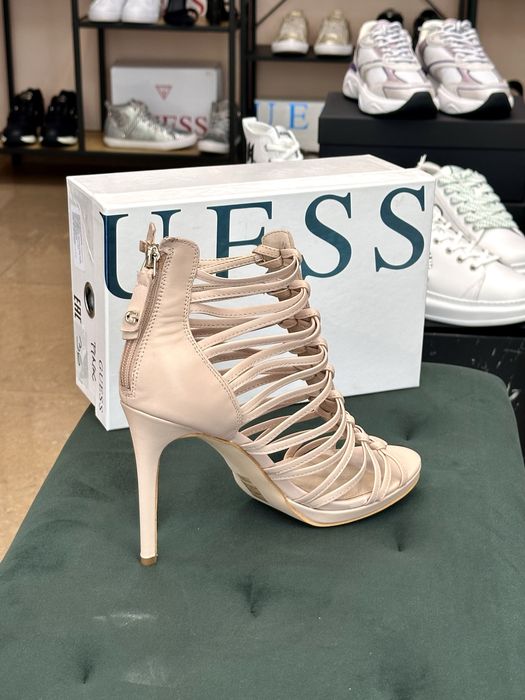 Дамски сандали с каишки GUESS висок ток