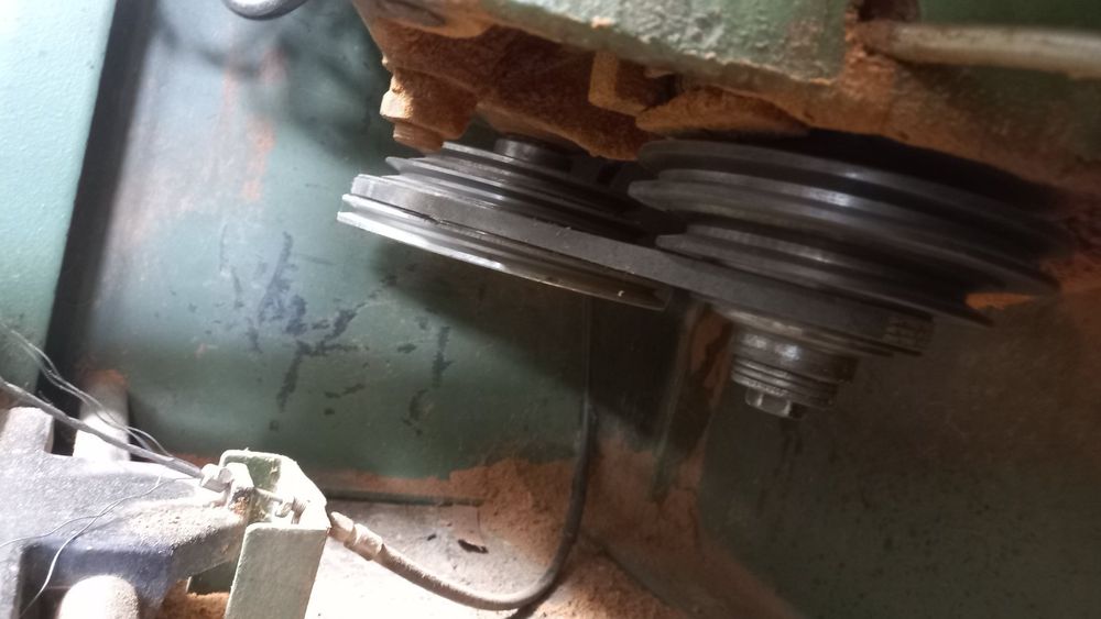 фреза с четириролков подавател мотор 4kw.