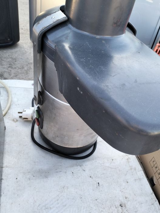 Fripteuza și robot de bucătărie profesionale