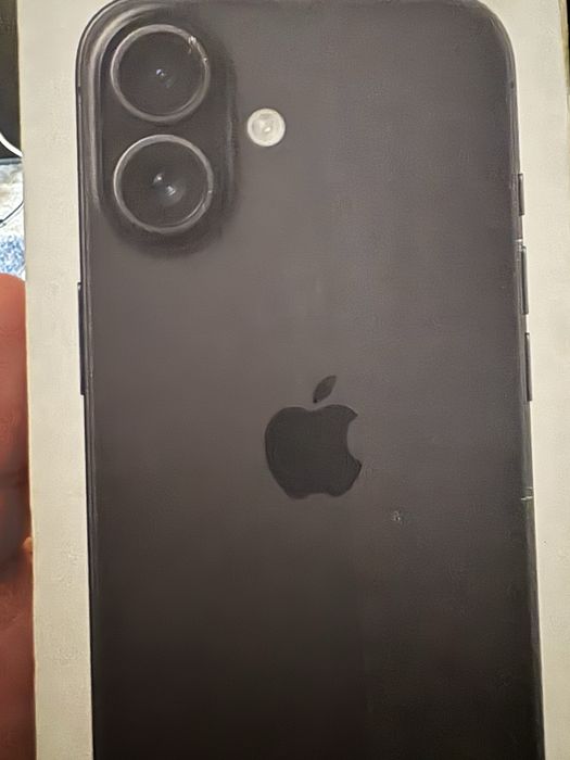 Айфон 16. 128 г черныи  6 ай болды ұстағаныма  ренмот болмаған
