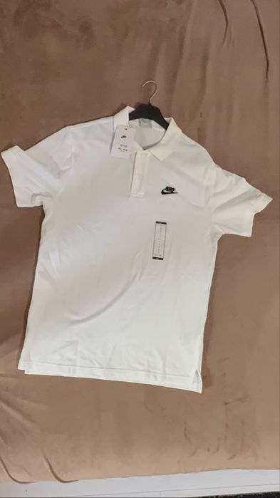 Tricou Alb Nike nou cu eticheta Vand Urgent!!