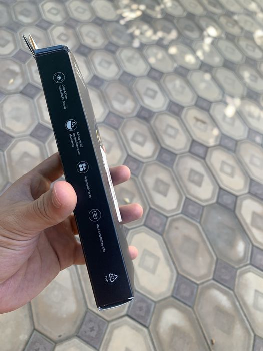 MI band 7 pochti yengi
