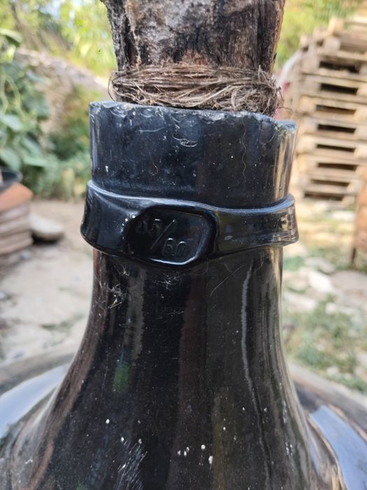 Продавам стара дамаджана