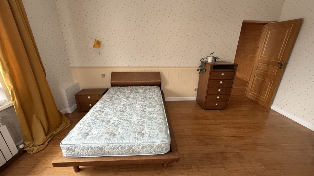 Продам спальный гарнитур