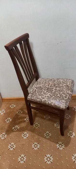 Stul sotiladi 180.000 donasi