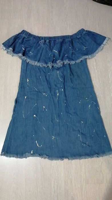 Къса рокля с паднали рамене