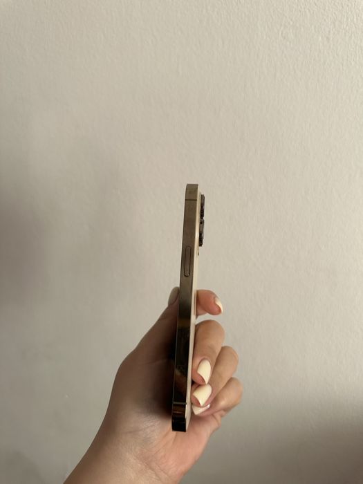 Продам Айфон 14про