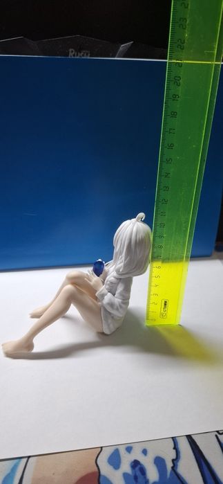 Аниме девушка,фигурка