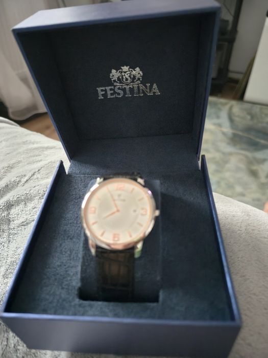 Ceas Sector 250 unisex și Festina barbati