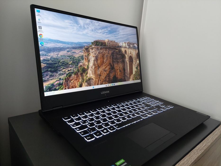 GTX 1660 Ti Core i5-9300H 17.3" геймърски лаптоп Lenovo Legion Y540