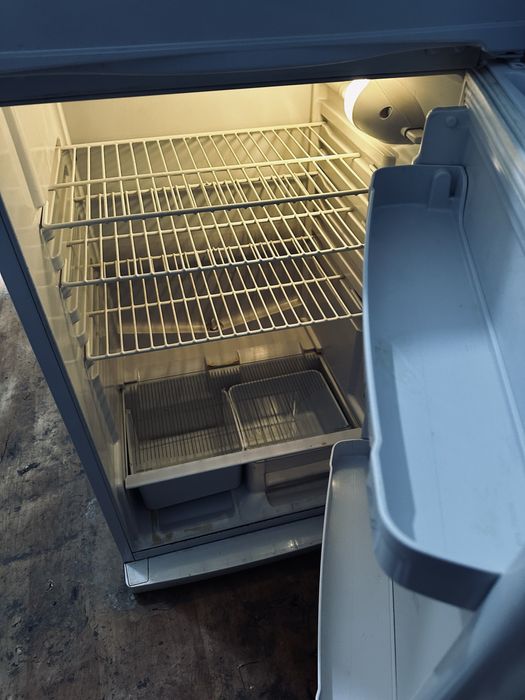 Холодильники продаю