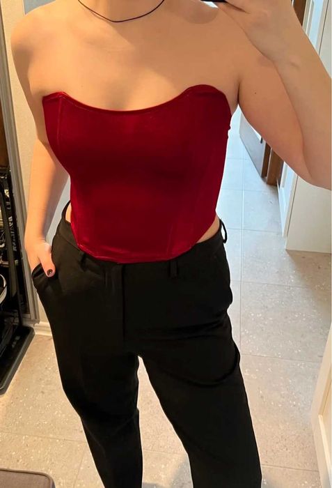 Продам корсет красный и черный