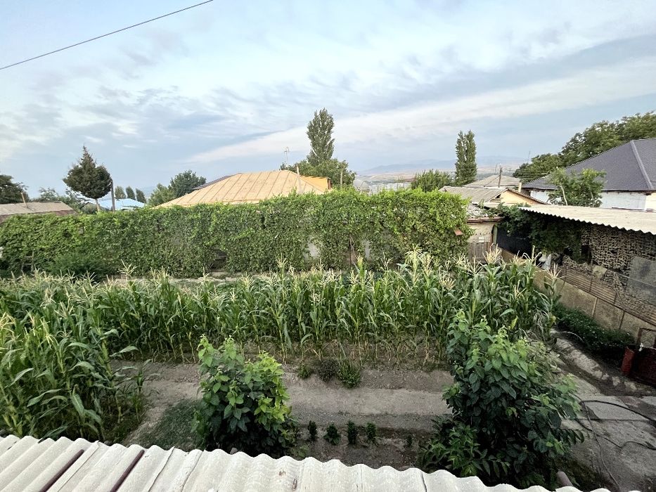 Дом с участком г.Чирчик (газ+свет,участок) от собственника)