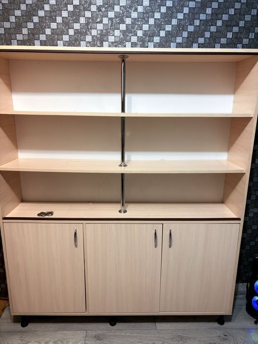 Продам шкаф в хорошем состоянии