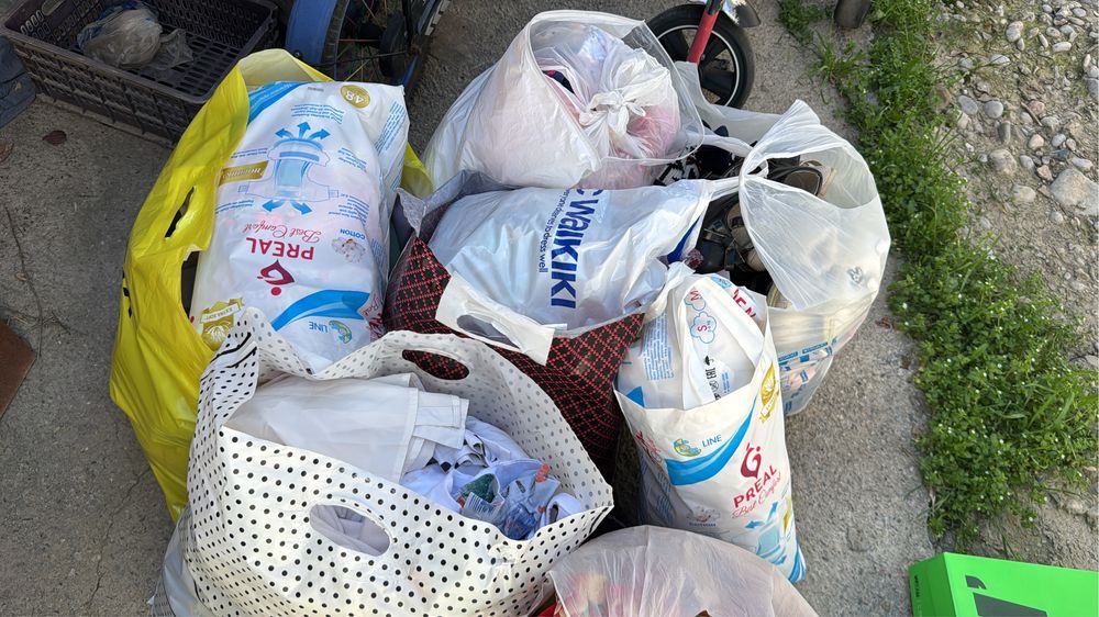 Бесплатно можете забрать бу вещи детские