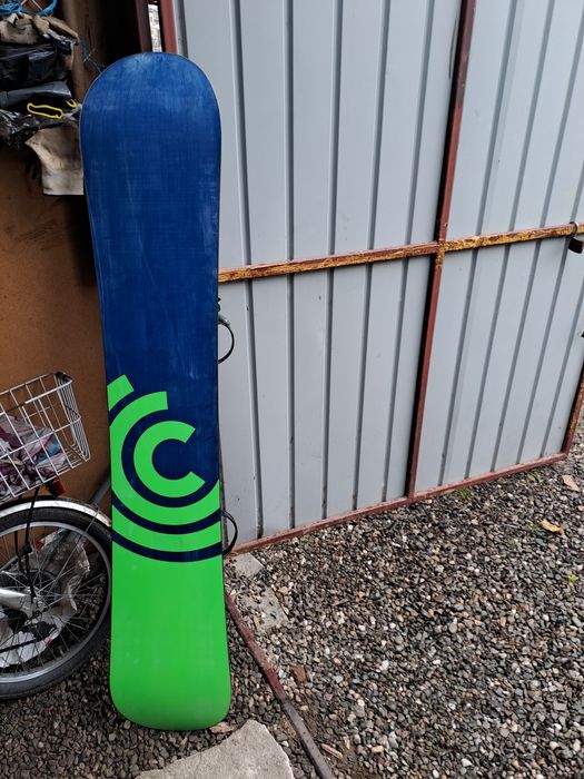 Vând placă snowbaord .