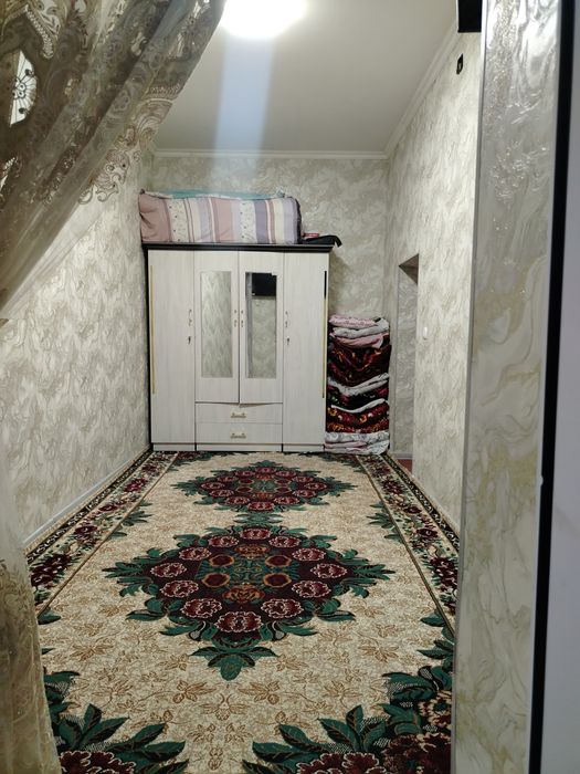 Срочно продаётся  дом на земле в внутри общего двора