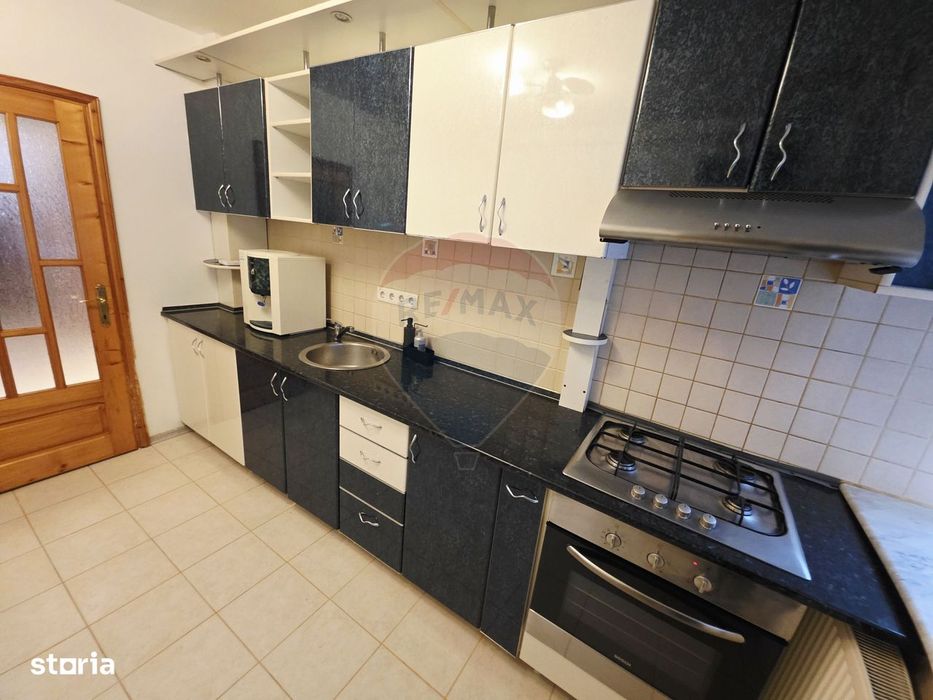 Apartament cu 4 camere de vânzare în zona Calea Romanului