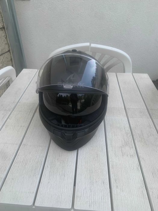 Продавам Каска за мотор Shark