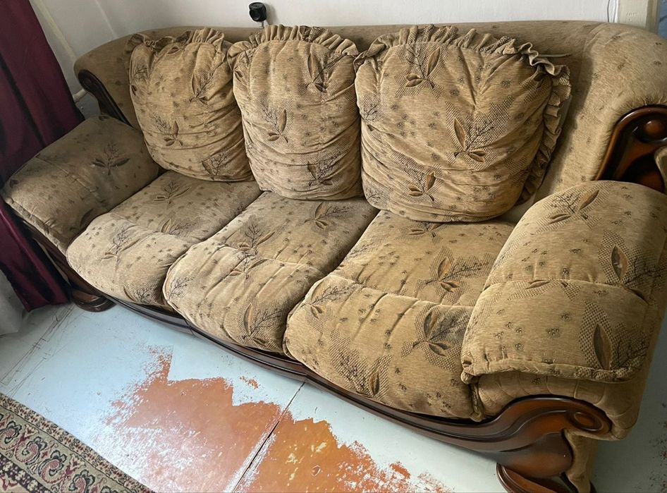Диван и два кресла