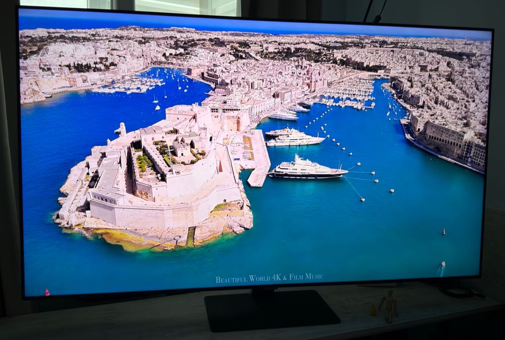 Samsung  65" Q80A QLED 4K Smart TV 120 Hz - отлично състояние