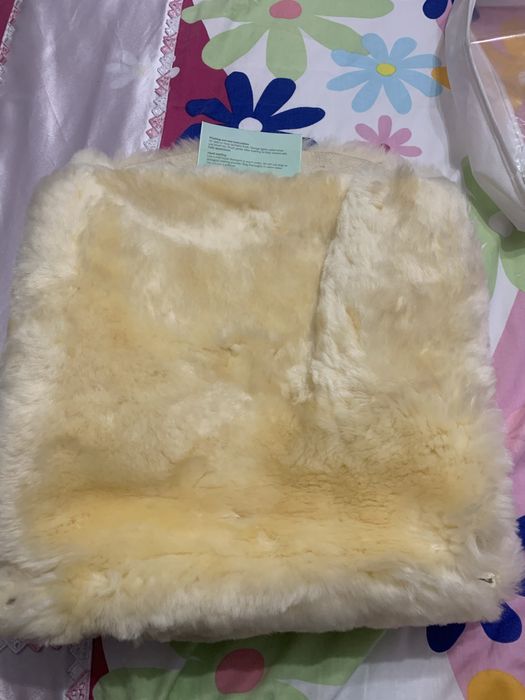 Подложка за количка от агнешка кожа