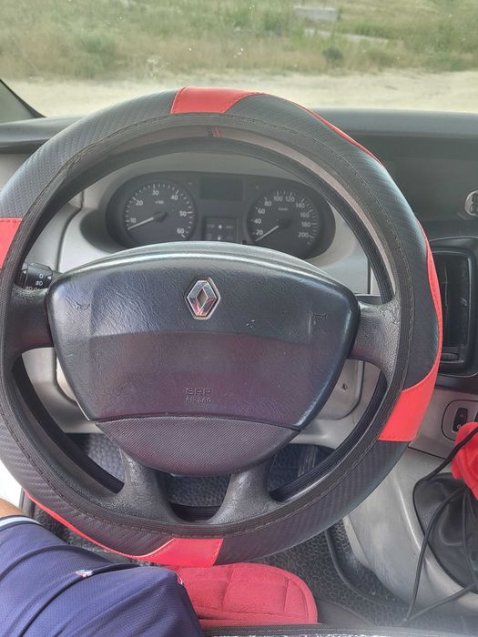 RENAULT Trafic 2005 — imagine 3